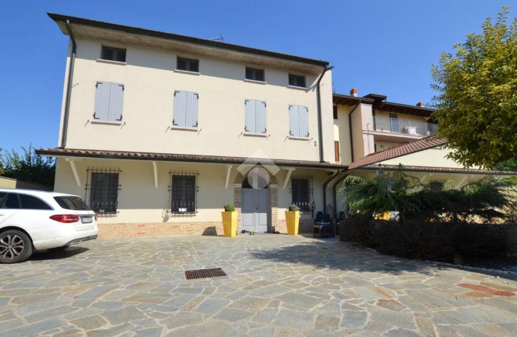 casa indipendente in vendita ad Asola