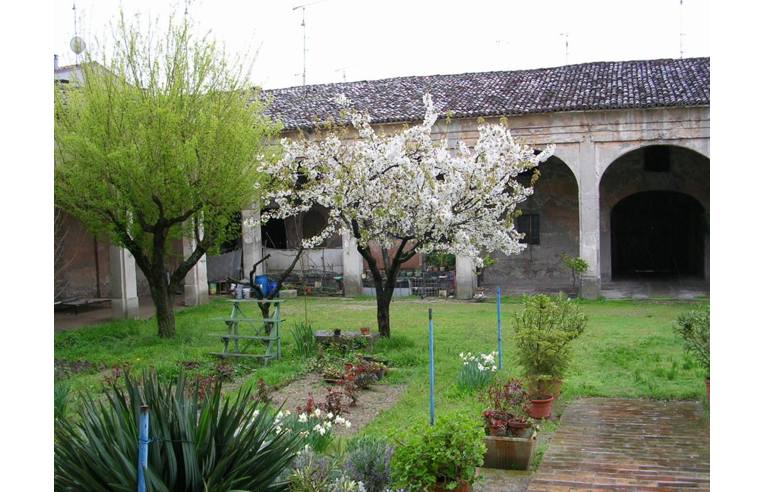 casale in vendita ad Asola