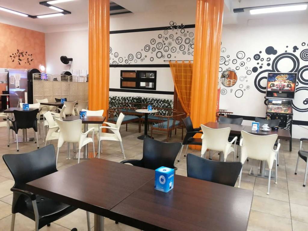 negozio in vendita ad Asola