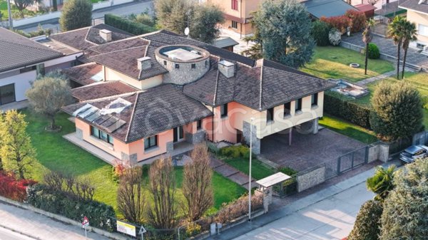 casa indipendente in vendita ad Asola
