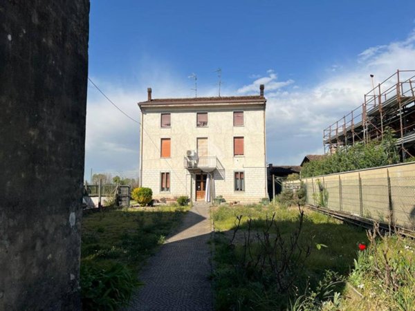 casa indipendente in vendita ad Asola