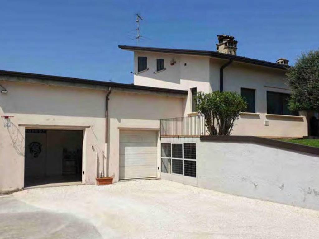casa indipendente in vendita ad Asola