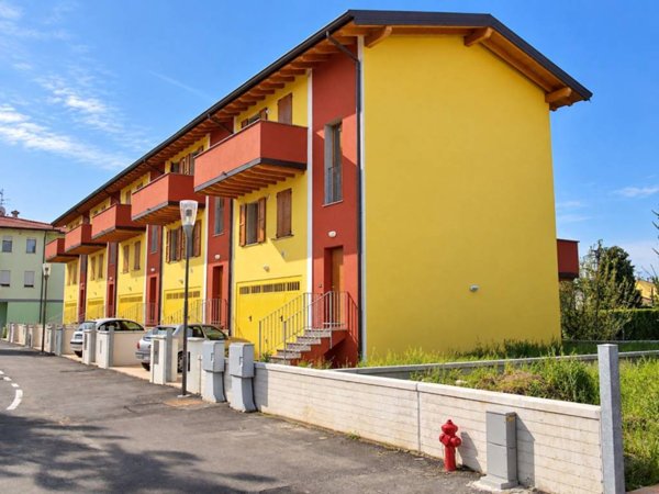 casa indipendente in vendita ad Asola