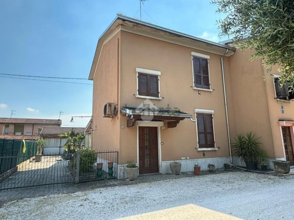 casa indipendente in vendita ad Asola
