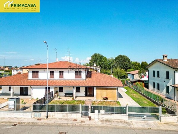 casa indipendente in vendita ad Asola