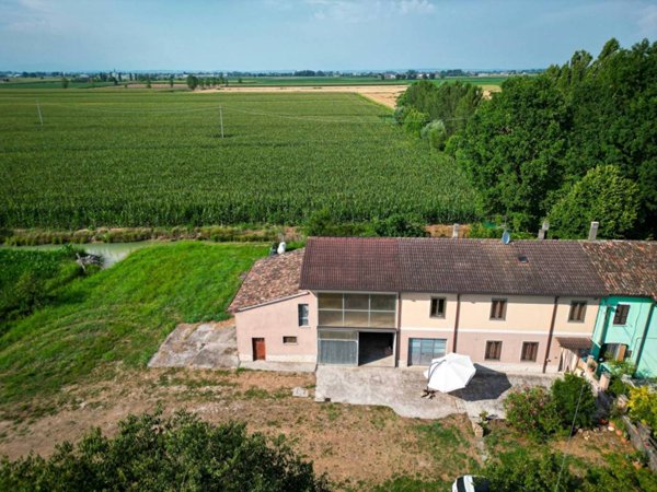 casa indipendente in vendita ad Asola