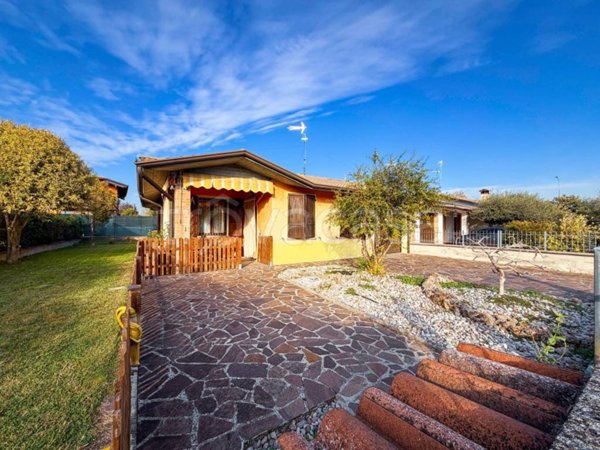 casa indipendente in vendita ad Asola