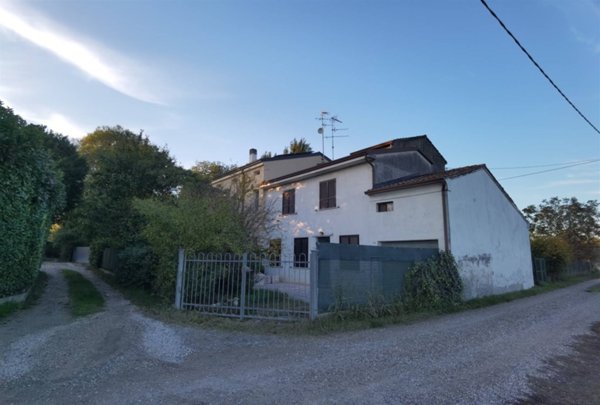 casa semindipendente in vendita a Bagnolo San Vito