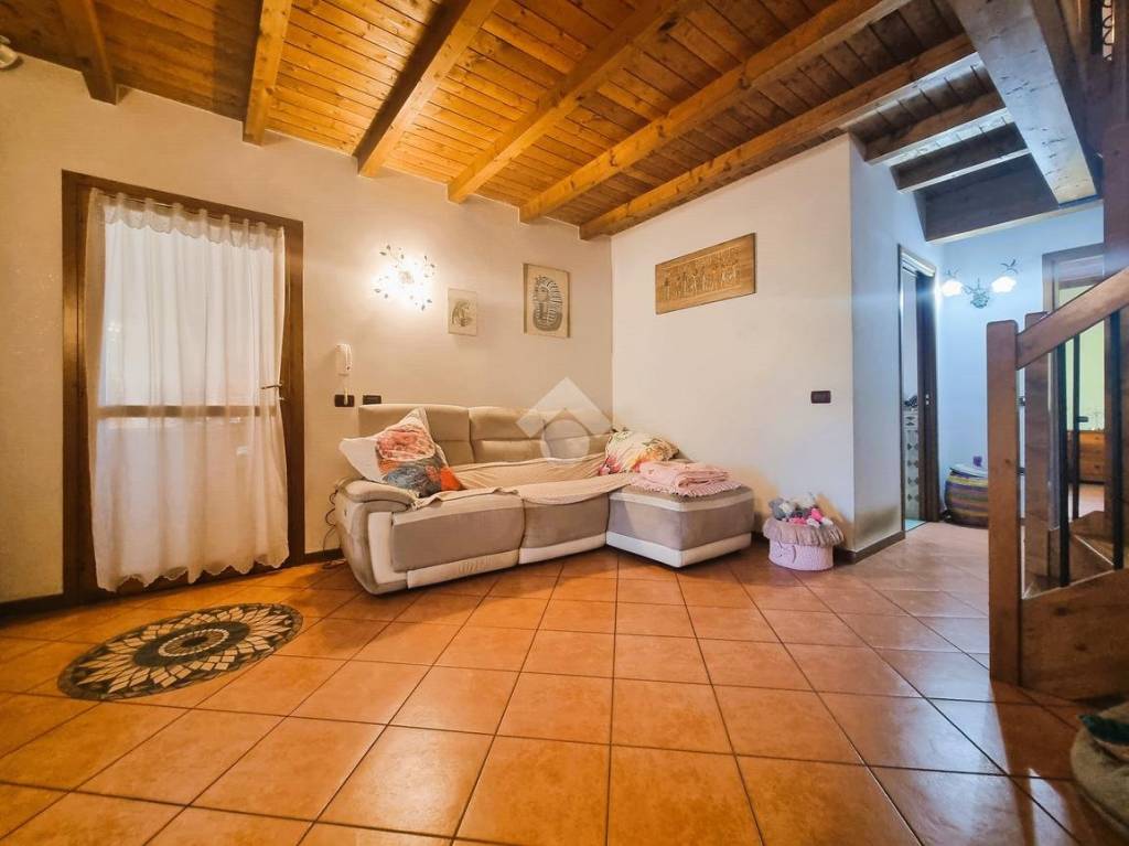 appartamento in vendita a Bagnolo San Vito in zona San Biagio