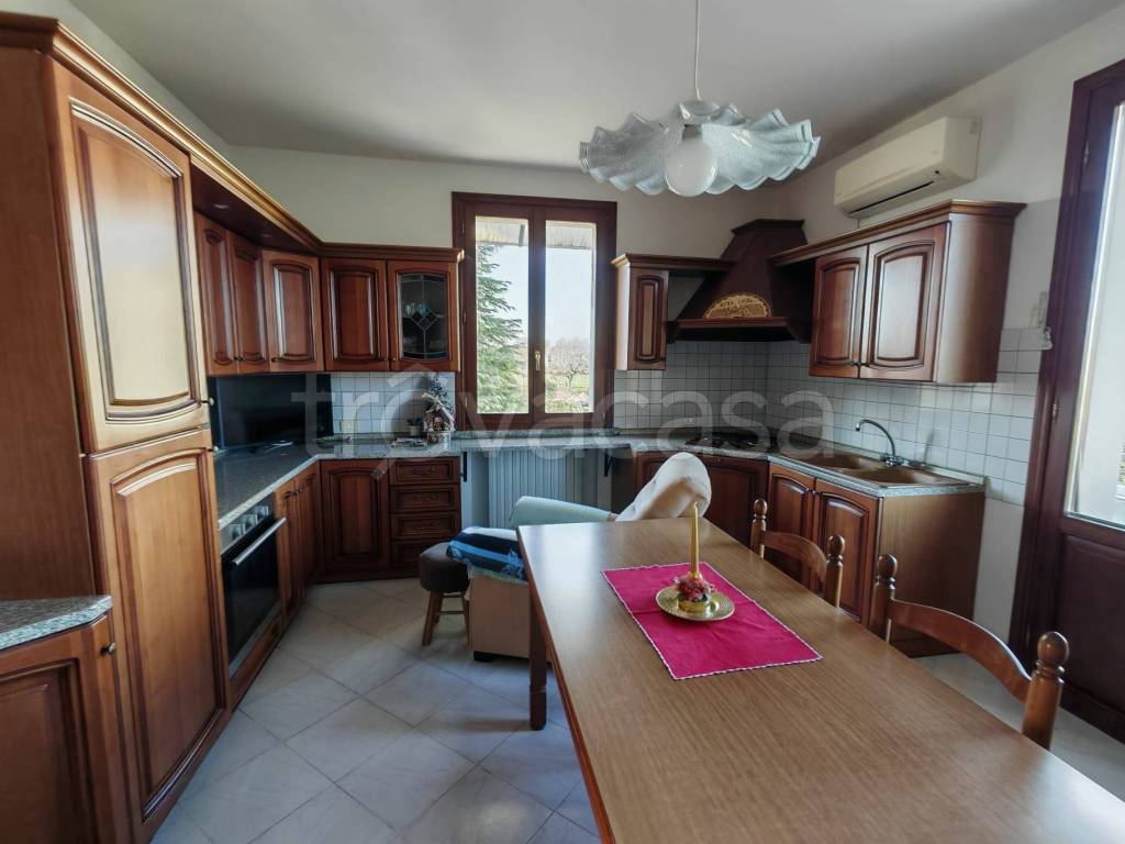 casa indipendente in vendita a Bagnolo San Vito