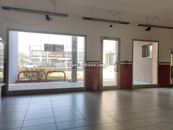 negozio in vendita a Bagnolo San Vito in zona San Biagio