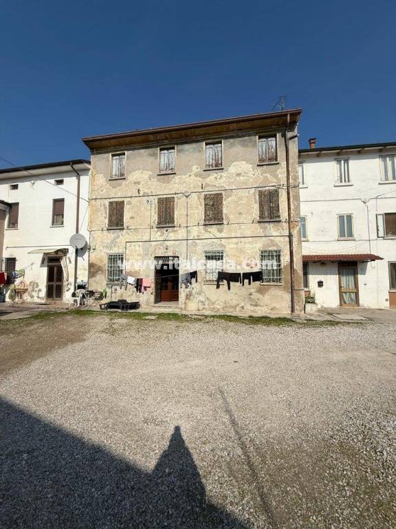 casa indipendente in vendita a Bagnolo San Vito