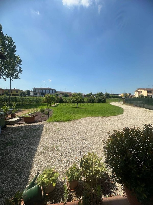 casa indipendente in vendita a Bagnolo San Vito
