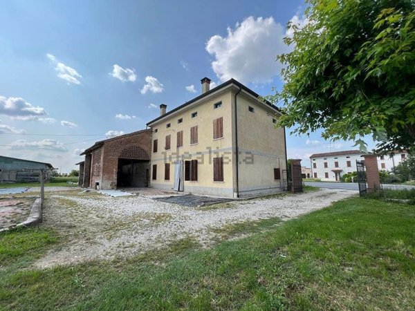 casa indipendente in vendita a Bagnolo San Vito