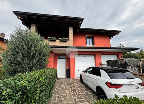 casa indipendente in vendita a Bagnolo San Vito in zona San Biagio