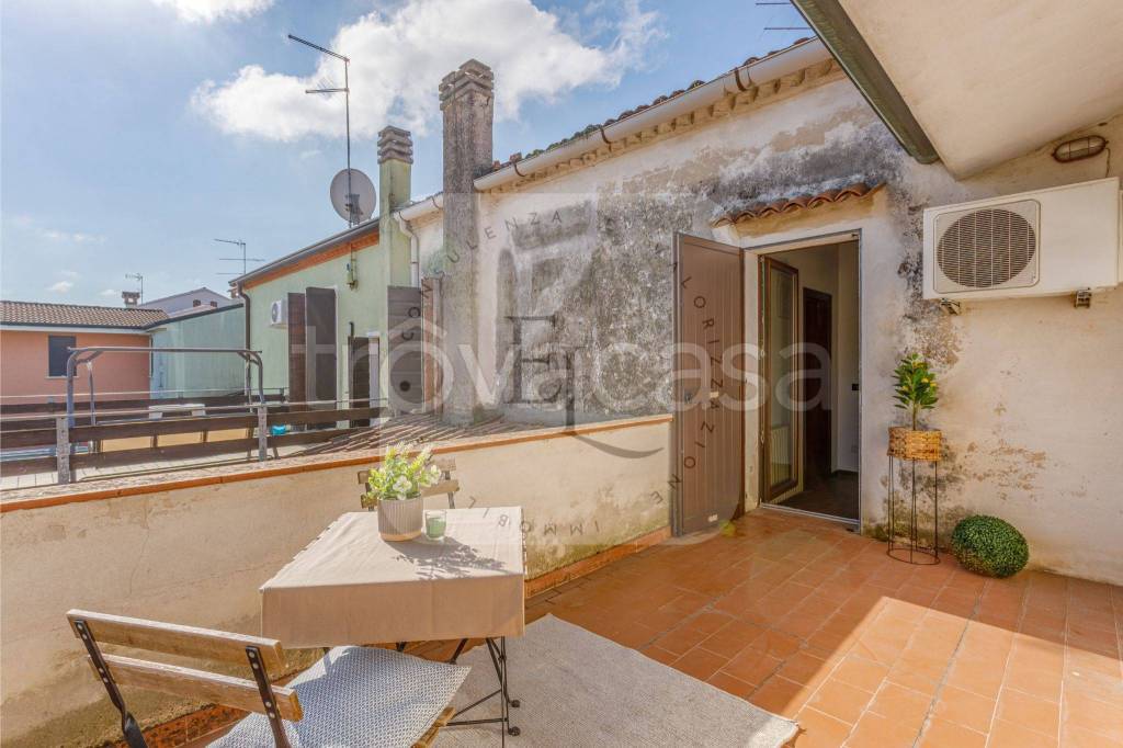 appartamento in vendita a Bagnolo San Vito in zona San Biagio