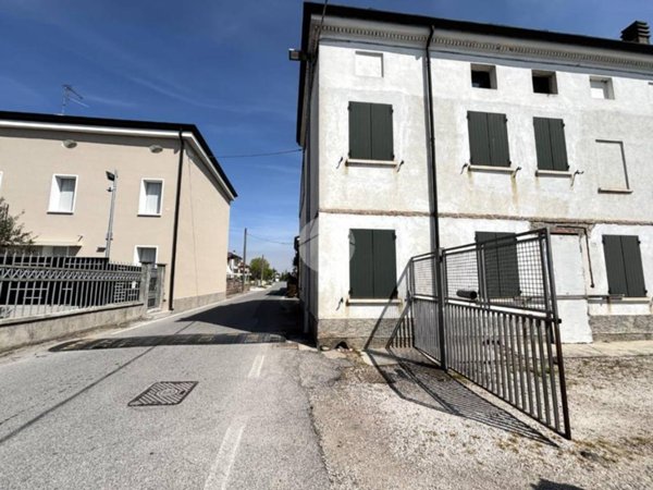 casa indipendente in vendita a Bagnolo San Vito