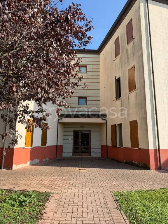 appartamento in vendita a Bagnolo San Vito in zona San Biagio
