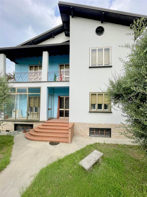 casa indipendente in vendita a Bagnolo San Vito in zona San Biagio