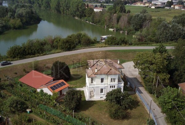 casa indipendente in vendita a Bagnolo San Vito