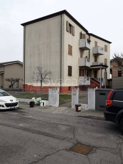 appartamento in vendita a Bagnolo San Vito in zona San Biagio