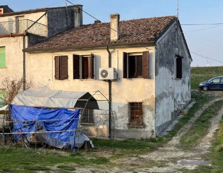 appartamento in vendita a Bagnolo San Vito in zona Correggio Micheli