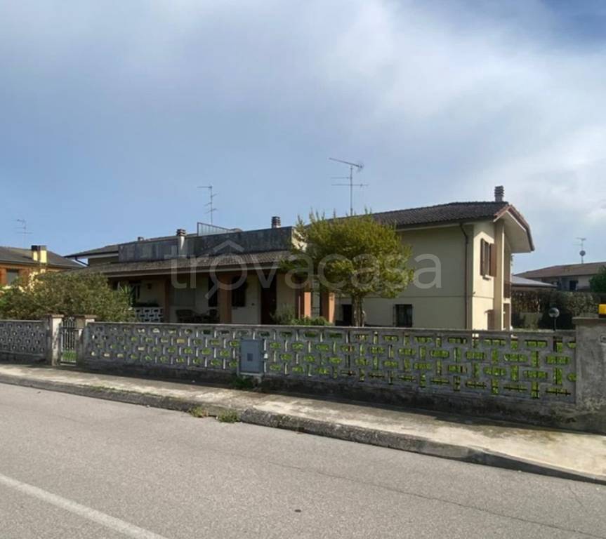 casa indipendente in vendita a Bagnolo San Vito