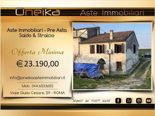 casa indipendente in vendita a Bagnolo San Vito in zona Correggio Micheli