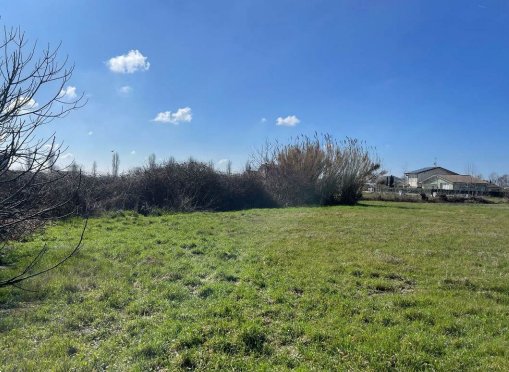 terreno edificabile in vendita a Bagnolo San Vito