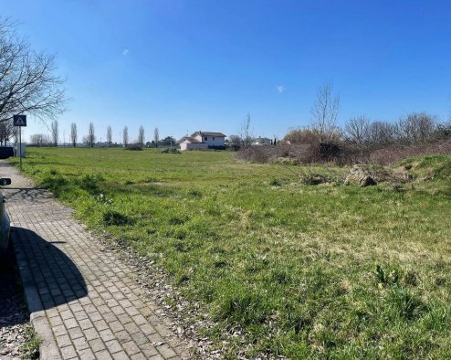 terreno edificabile in vendita a Bagnolo San Vito