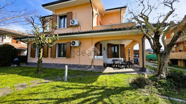casa indipendente in vendita a Bagnolo San Vito in zona San Biagio