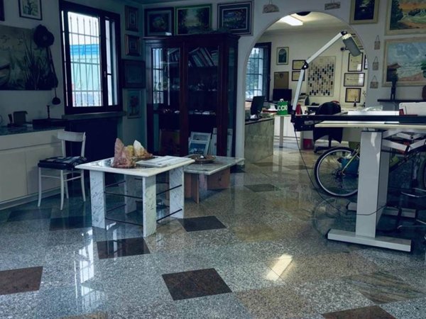 locale commerciale in vendita a Bagnolo San Vito