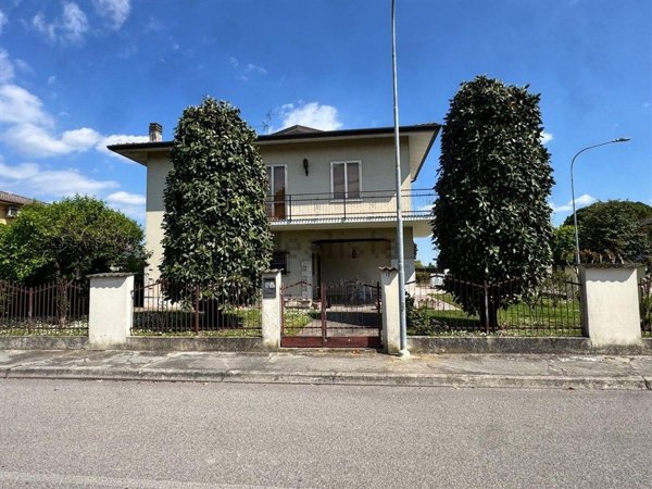 casa indipendente in vendita a Bagnolo San Vito