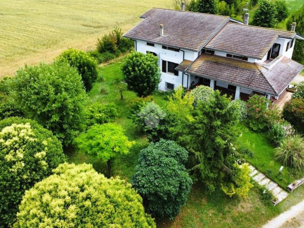 casa indipendente in vendita a Bagnolo San Vito in zona San Biagio
