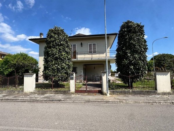 casa indipendente in vendita a Bagnolo San Vito