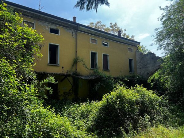 casa indipendente in vendita a Bagnolo San Vito in zona San Biagio