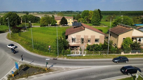 casa indipendente in vendita a Bagnolo San Vito
