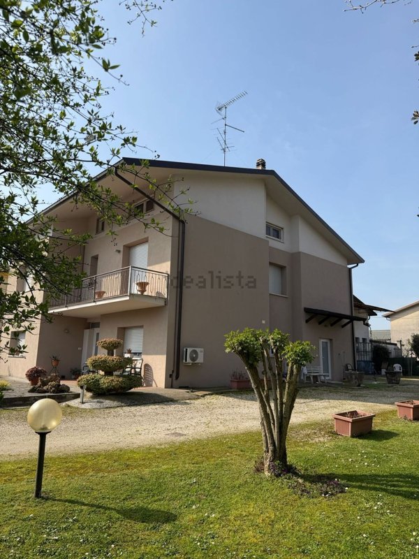 casa indipendente in vendita a Bagnolo San Vito in zona San Biagio