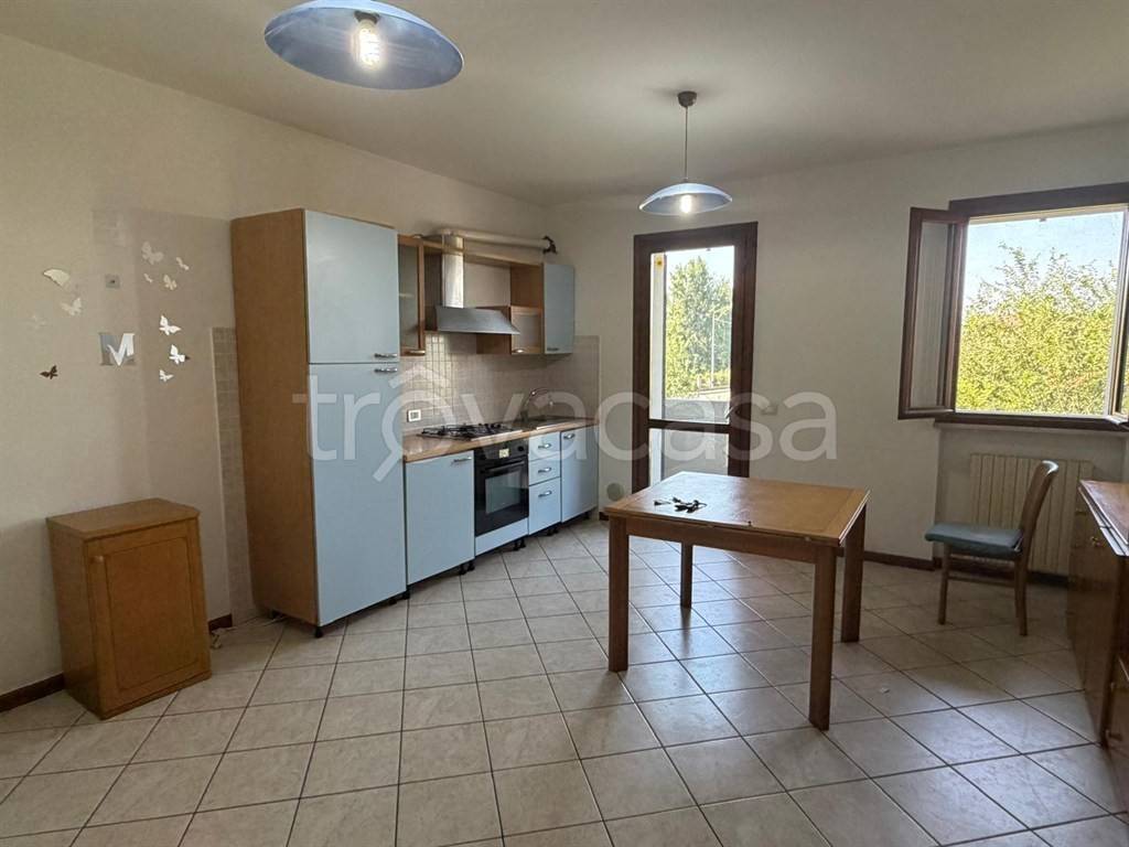 appartamento in vendita a Bagnolo San Vito in zona San Biagio