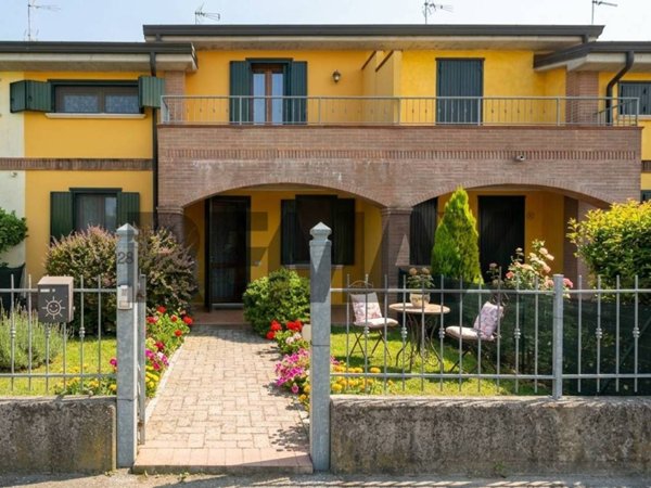 casa indipendente in vendita a Bozzolo