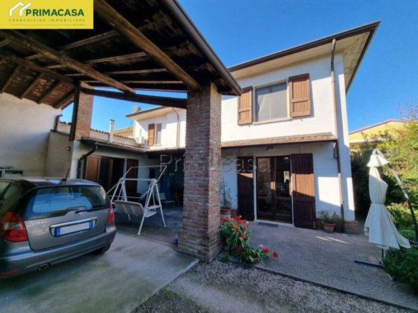 casa indipendente in vendita a Canneto sull'Oglio