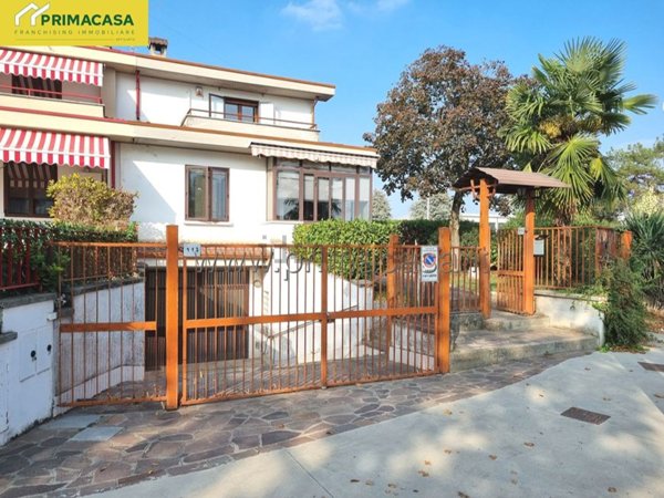 casa indipendente in vendita a Canneto sull'Oglio