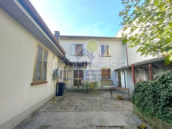 casa indipendente in vendita a Canneto sull'Oglio