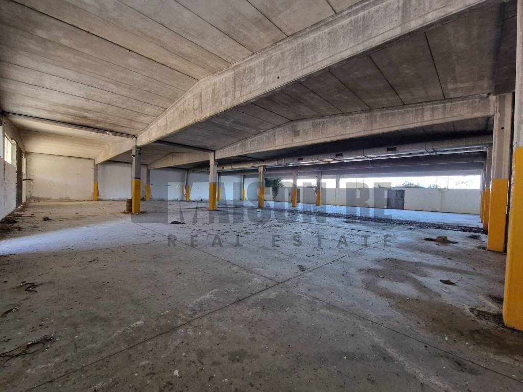 locale commerciale in vendita a Canneto sull'Oglio