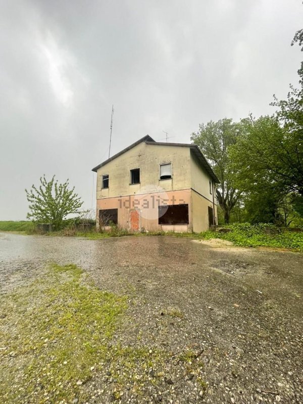 terreno edificabile in vendita a Canneto sull'Oglio in zona Runate