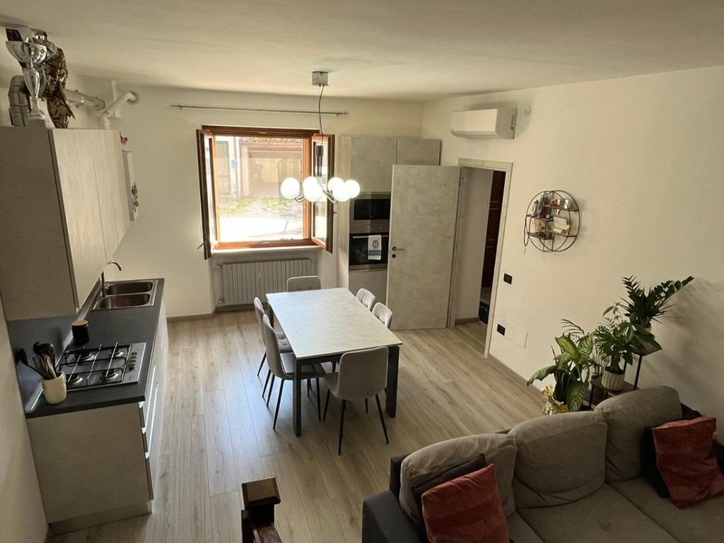 casa indipendente in vendita a Canneto sull'Oglio