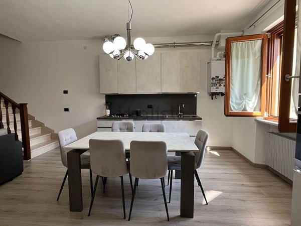 casa indipendente in vendita a Canneto sull'Oglio