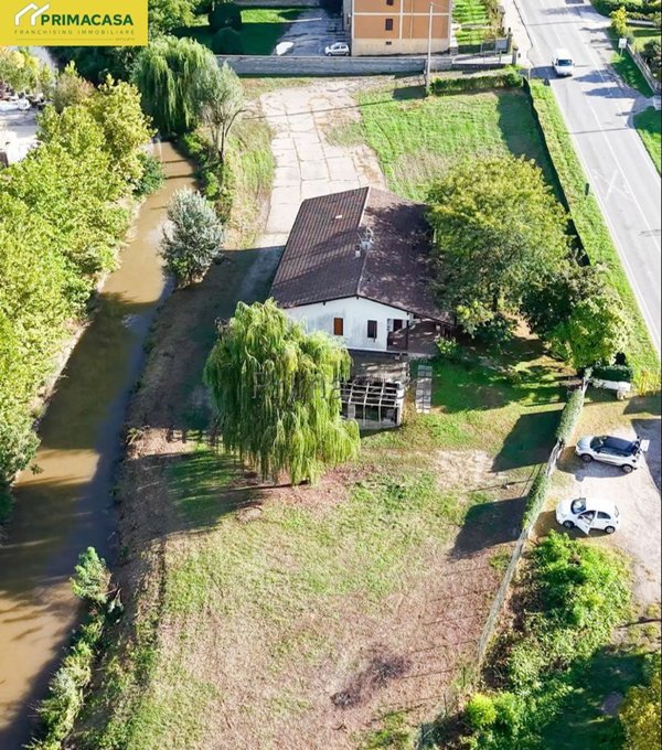 casa indipendente in vendita a Canneto sull'Oglio