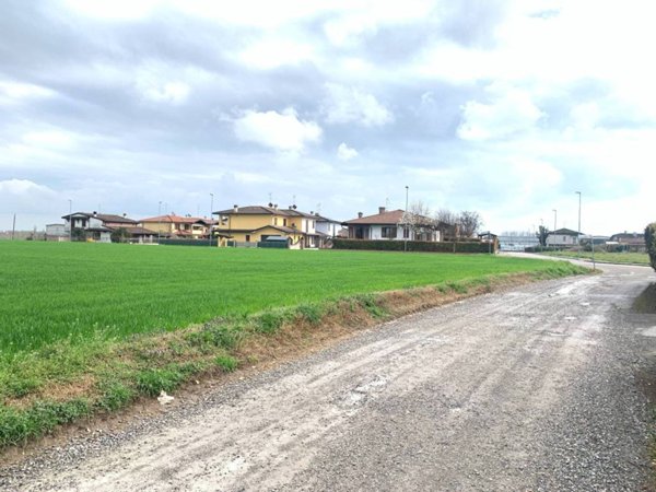 terreno edificabile in vendita a Canneto sull'Oglio