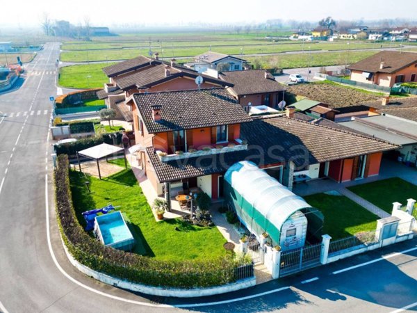casa indipendente in vendita a Casalmoro